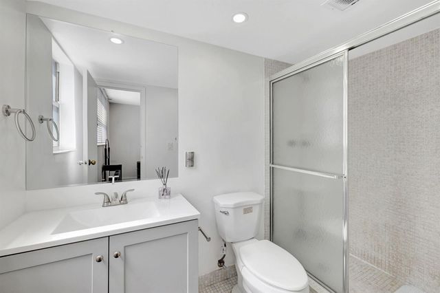 2800 Somerset Drive 218j, Lauderdale Lakes, FL 33311