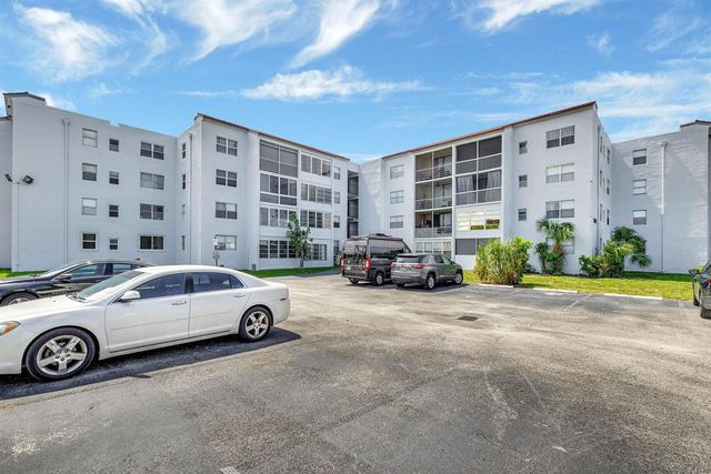 2800 Somerset Drive 218j, Lauderdale Lakes, FL 33311