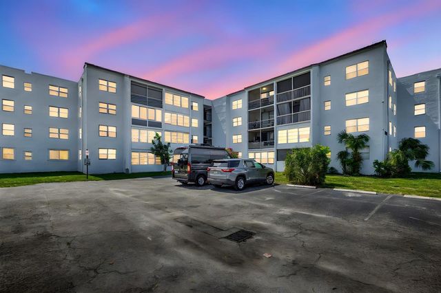 2800 Somerset Drive 218j, Lauderdale Lakes, FL 33311