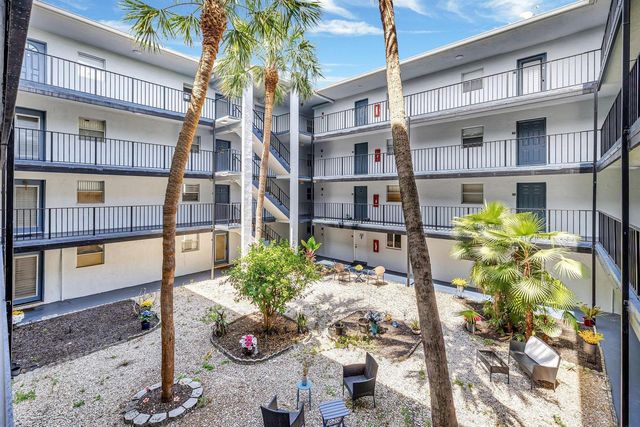 2800 Somerset Drive 218j, Lauderdale Lakes, FL 33311