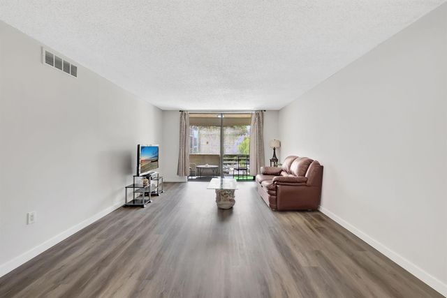 2800 Somerset Drive 218j, Lauderdale Lakes, FL 33311