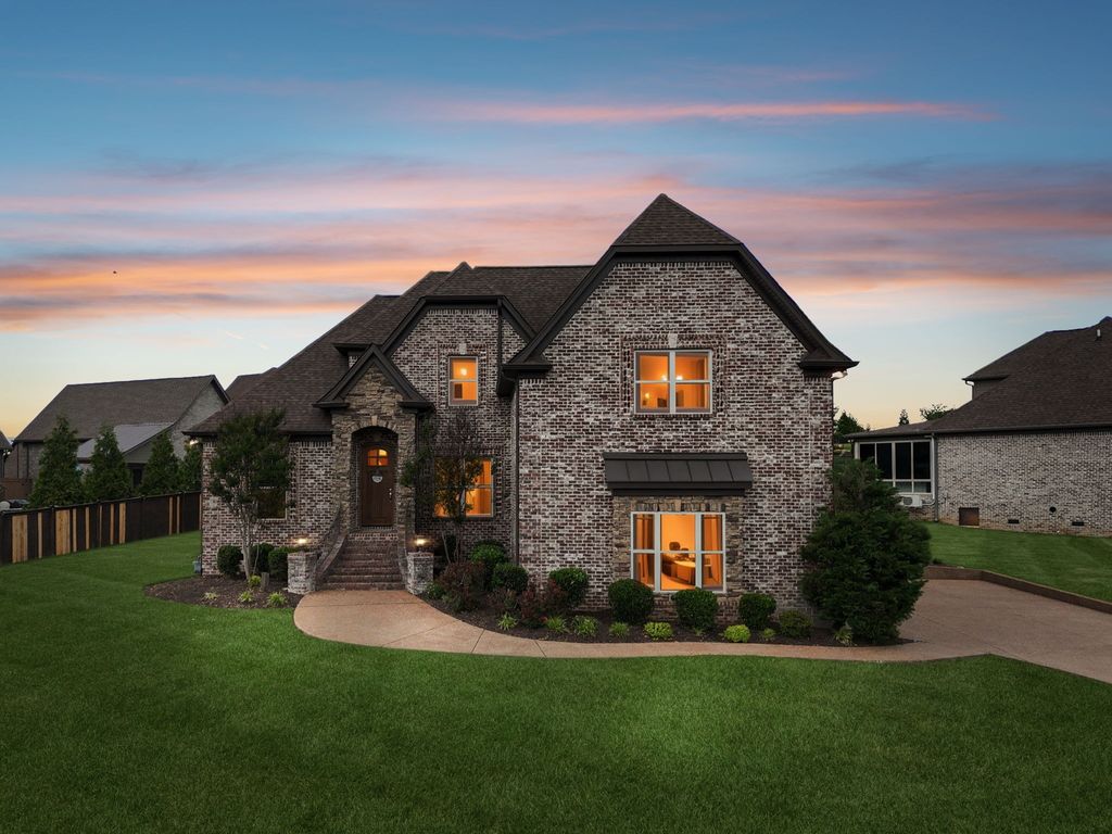 915 Harrisburg Ln, Mount Juliet, TN 37122