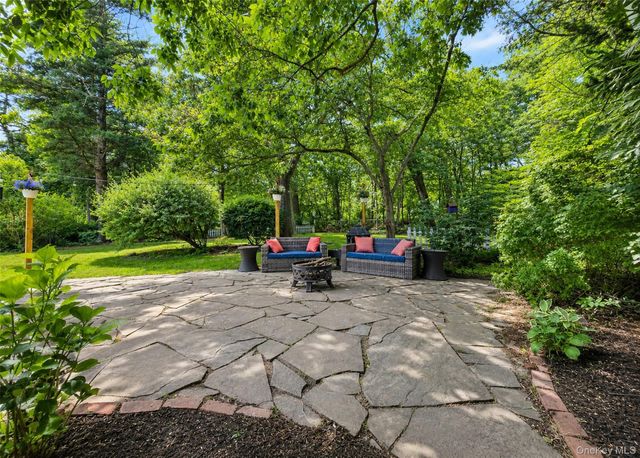 88 Westfield Road, Coram, NY 11727