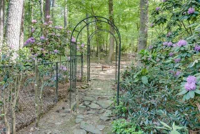 3684 Hunting Ridge Drive SW, Lilburn, GA 30047