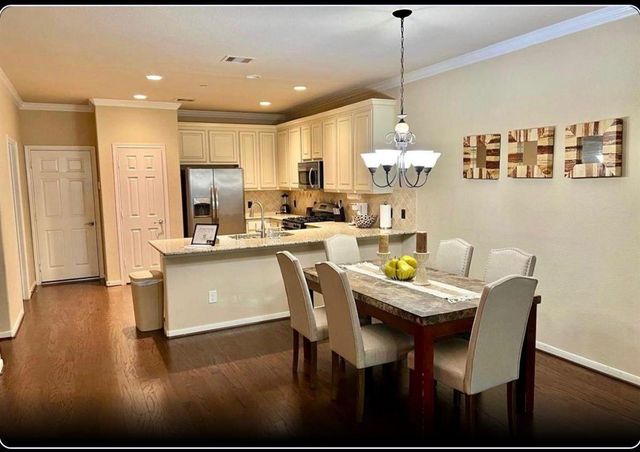 22 Bettina Lane, The Woodlands, TX 77382