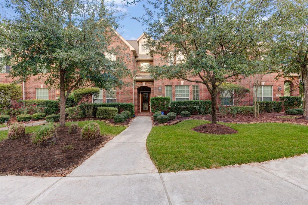 22 Bettina Lane, The Woodlands, TX 77382