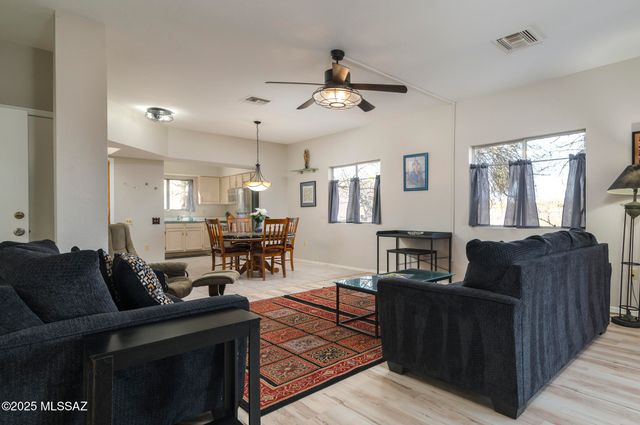 1746 W Camino Estelar, Green Valley, AZ 85622