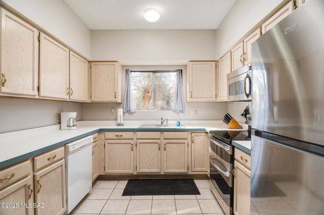 1746 W Camino Estelar, Green Valley, AZ 85622