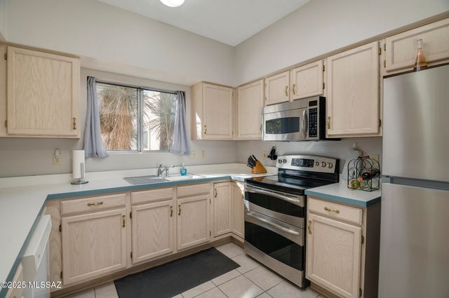 1746 W Camino Estelar, Green Valley, AZ 85622