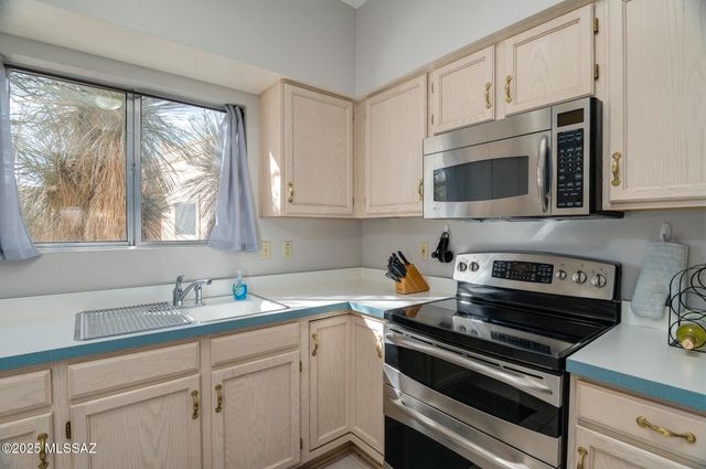 1746 W Camino Estelar, Green Valley, AZ 85622