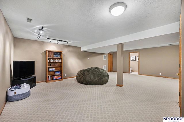 16252 Monroe Street, Omaha, NE 68135