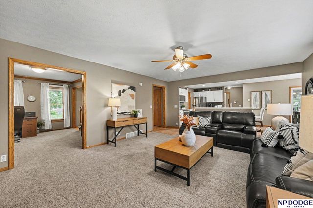 16252 Monroe Street, Omaha, NE 68135