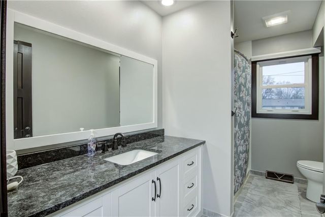 2532 Frostwoods Street, Eau Claire, WI 54703