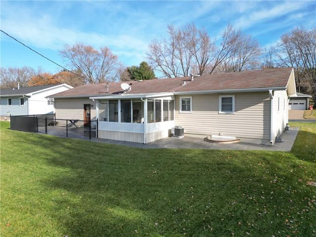 2532 Frostwoods Street, Eau Claire, WI 54703