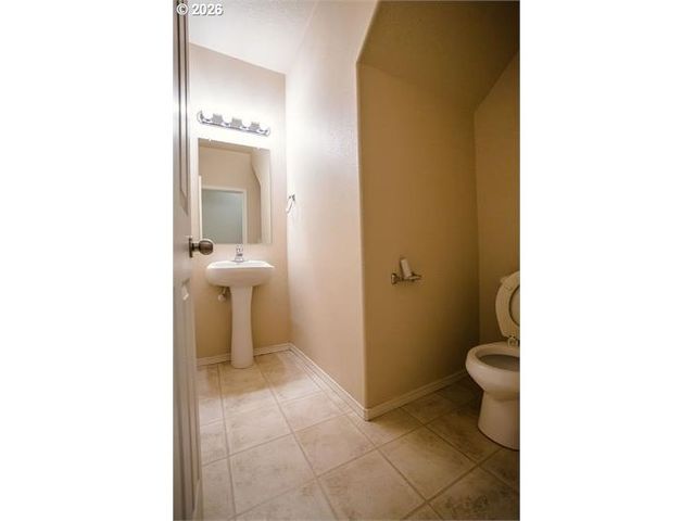 12820 Sw Dipper Ln 100, Beaverton, OR 97007