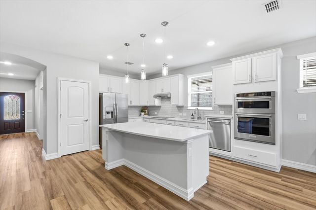 817 Forgotten Forest Way, Mckinney, TX 75071