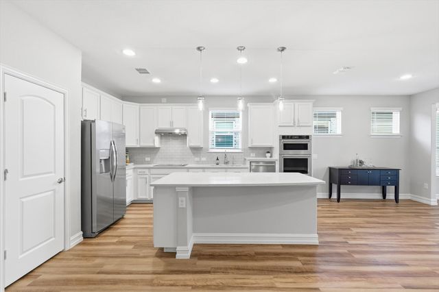 817 Forgotten Forest Way, Mckinney, TX 75071