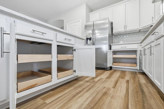 817 Forgotten Forest Way, Mckinney, TX 75071