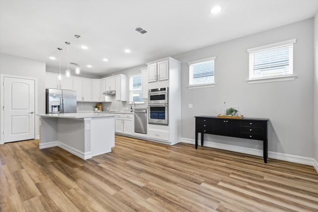 817 Forgotten Forest Way, Mckinney, TX 75071