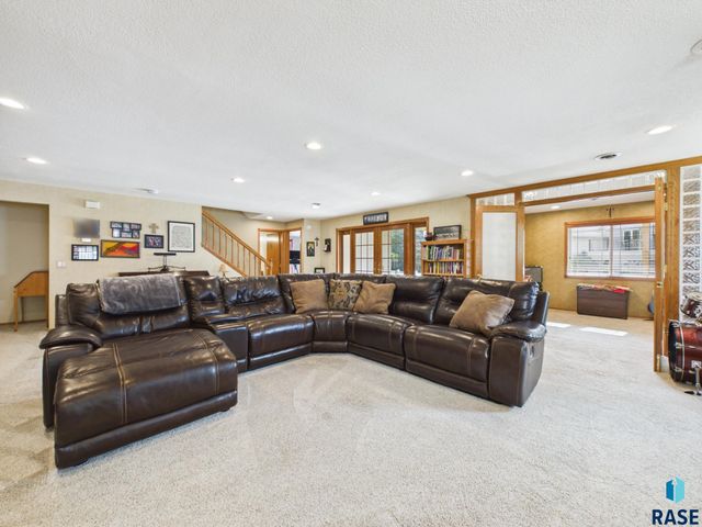 1312 S Honeysuckle Trl Trail, Sioux Falls, SD 57106