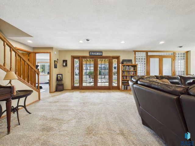 1312 S Honeysuckle Trl Trail, Sioux Falls, SD 57106