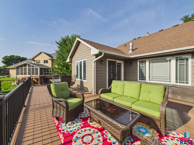 1312 S Honeysuckle Trl Trail, Sioux Falls, SD 57106
