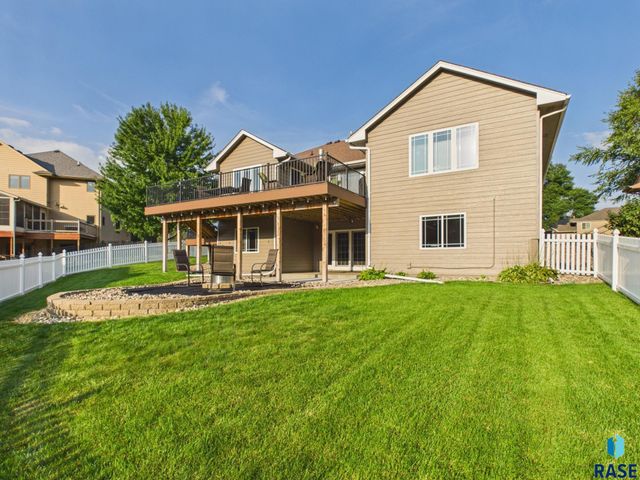 1312 S Honeysuckle Trl Trail, Sioux Falls, SD 57106