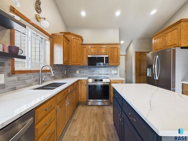 1312 S Honeysuckle Trl Trail, Sioux Falls, SD 57106