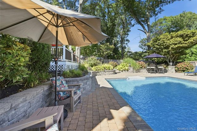 75 Eatons Neck Road, Northport, NY 11768
