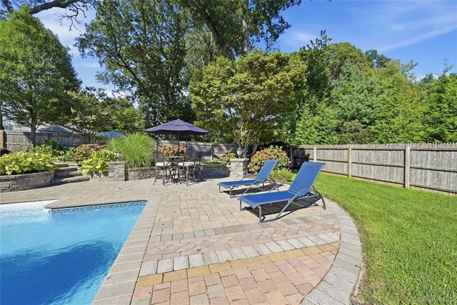 75 Eatons Neck Road, Northport, NY 11768