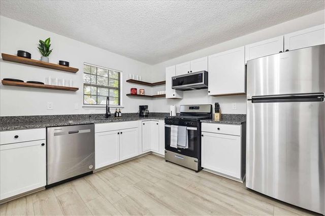 1058 Falling Water Drive, Smyrna, GA 30080