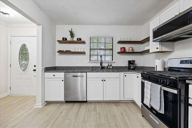 1058 Falling Water Drive, Smyrna, GA 30080