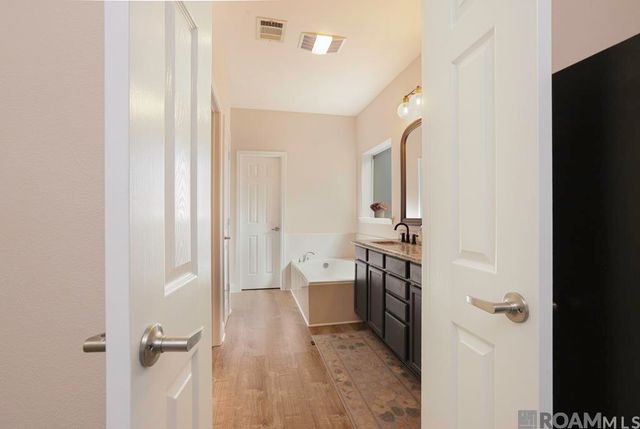 11190 Caddo Dr, Denham Springs, LA 70726