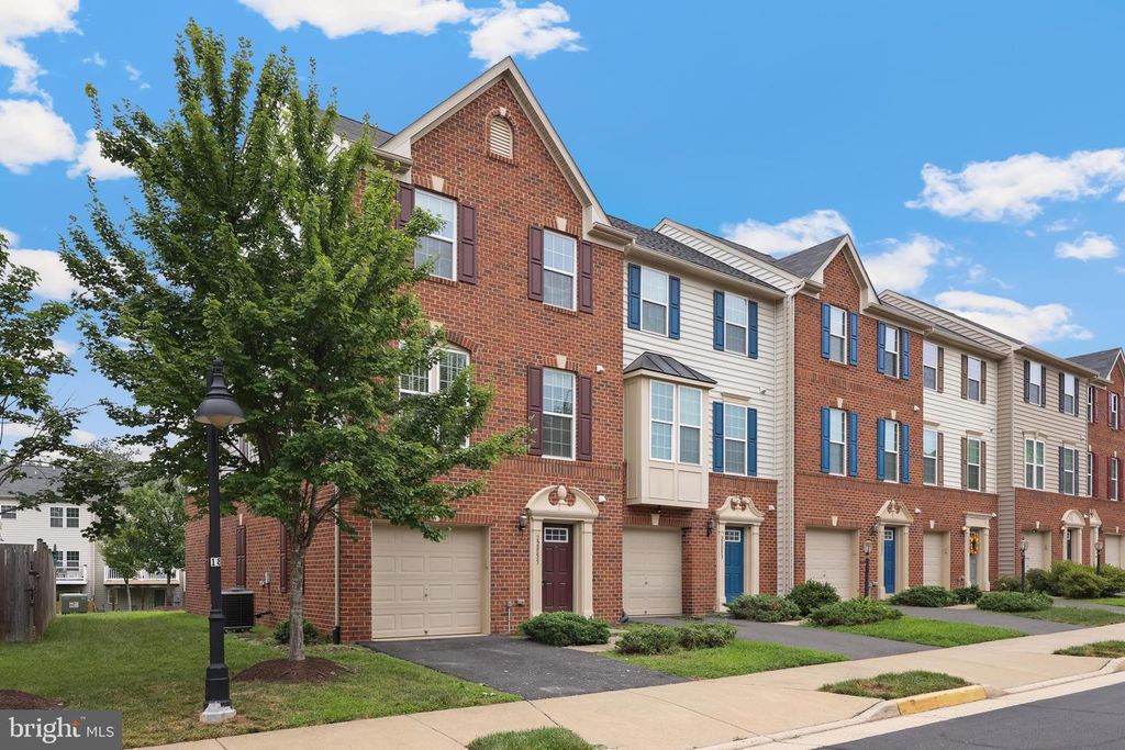 22855 CHESTNUT OAK TER, Sterling, VA 20166