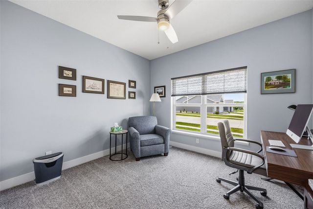 3040 Sunflower Street, Ely, IA 52227