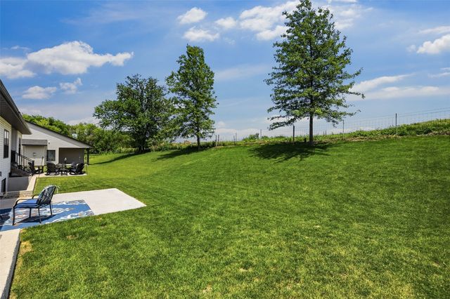 3040 Sunflower Street, Ely, IA 52227