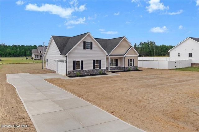 102 Chester Place, Pikeville, NC 27863