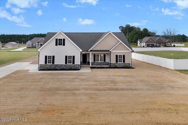 102 Chester Place, Pikeville, NC 27863