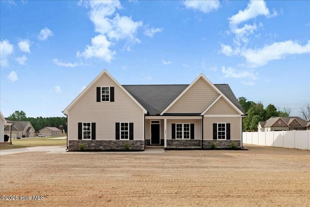 102 Chester Place, Pikeville, NC 27863