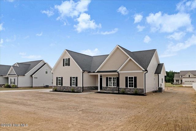 102 Chester Place, Pikeville, NC 27863