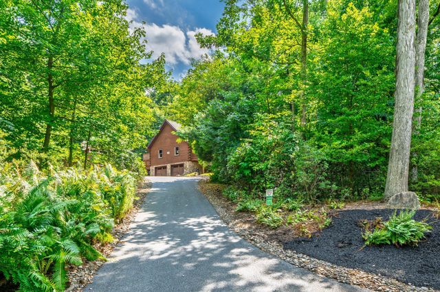 635 LAUREL RIDGE RD, Reinholds, PA 17569