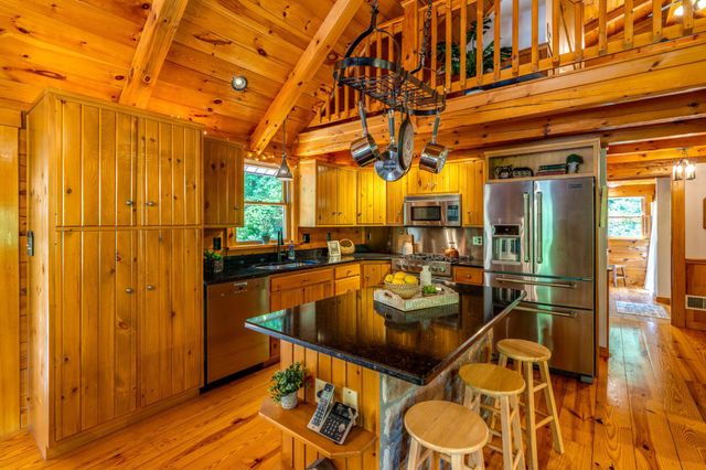 635 LAUREL RIDGE RD, Reinholds, PA 17569