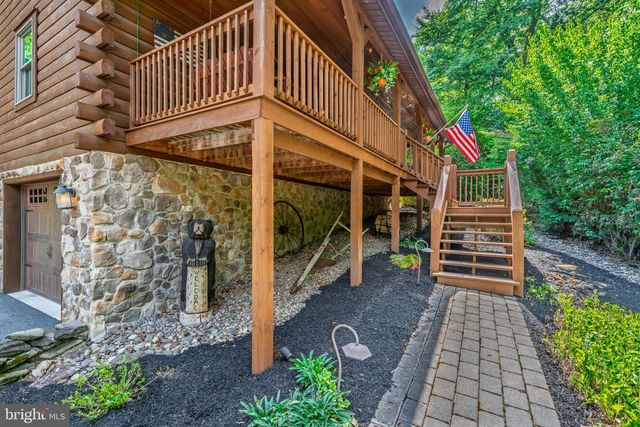 635 LAUREL RIDGE RD, Reinholds, PA 17569