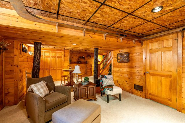 635 LAUREL RIDGE RD, Reinholds, PA 17569