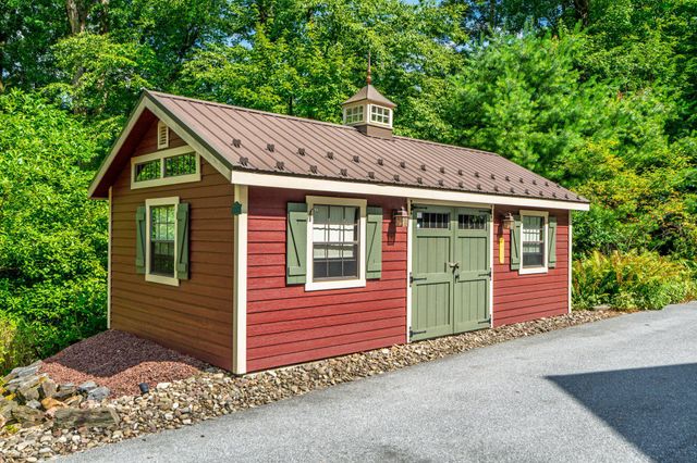 635 LAUREL RIDGE RD, Reinholds, PA 17569