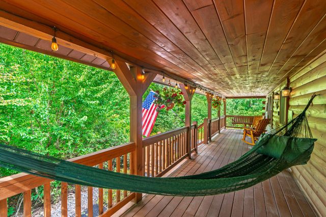 635 LAUREL RIDGE RD, Reinholds, PA 17569