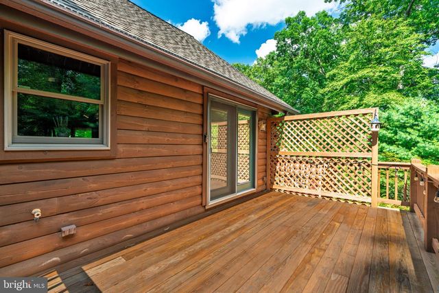 635 LAUREL RIDGE RD, Reinholds, PA 17569