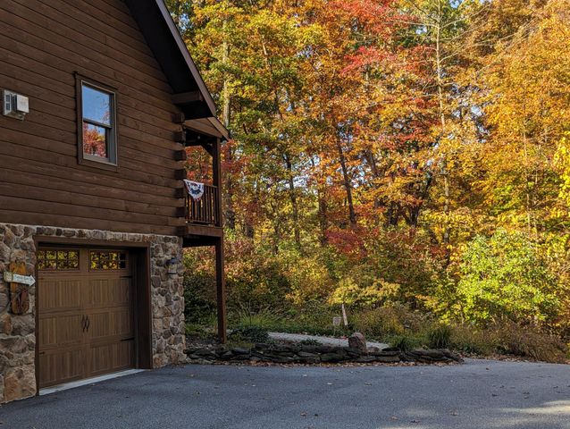 635 LAUREL RIDGE RD, Reinholds, PA 17569