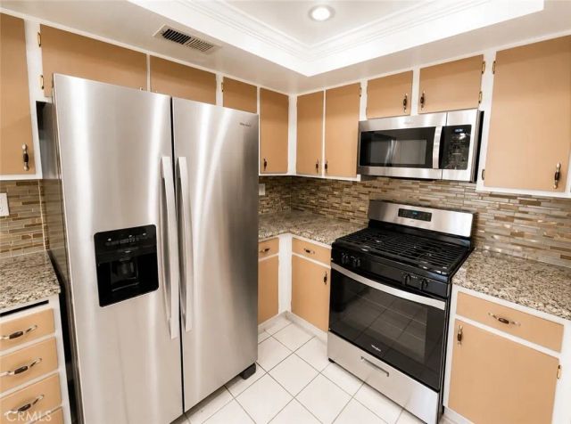 1849 E Avenue J4, Lancaster, CA 93535