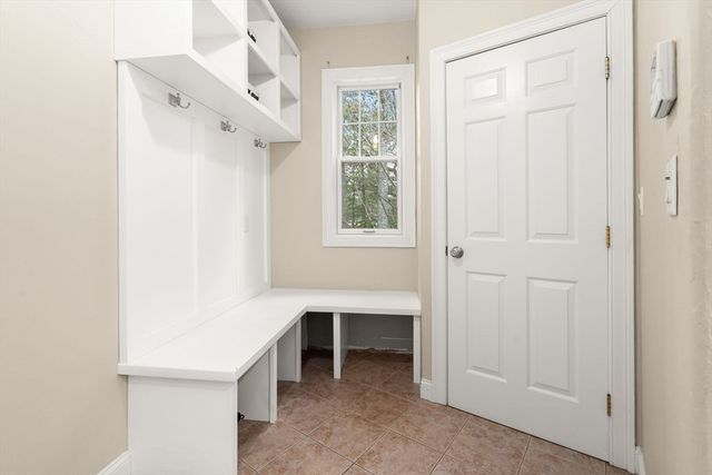 7 Pettee's Pond Lane, Walpole, MA 02081